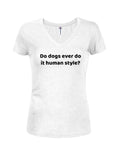 Les chiens le font-ils parfois à la manière des humains ? T-shirt col V junior