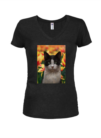 Camiseta con cuello en V para jóvenes con diseño de gato floral