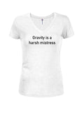 La gravité est un T-shirt de maîtresse dure