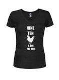 NINE TEN A BIG FAT HEN - Camiseta con cuello en V para jóvenes