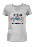 Not Flat We Checked - Camiseta con cuello en V para jóvenes
