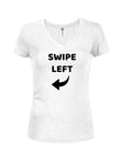 Swipe Left Camiseta con cuello en V para jóvenes