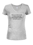 Ils disent que ce qu'il y a à l'intérieur compte, mais l'intérieur des gens est dégueulasse T-shirt col en V junior