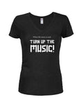 Quand la vie commence à être nulle, TURN UP THE MUSIC T-shirt col en V pour juniors