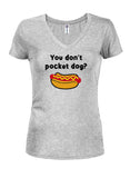 ¿No tienes perro de bolsillo? Camiseta con cuello en V para jóvenes